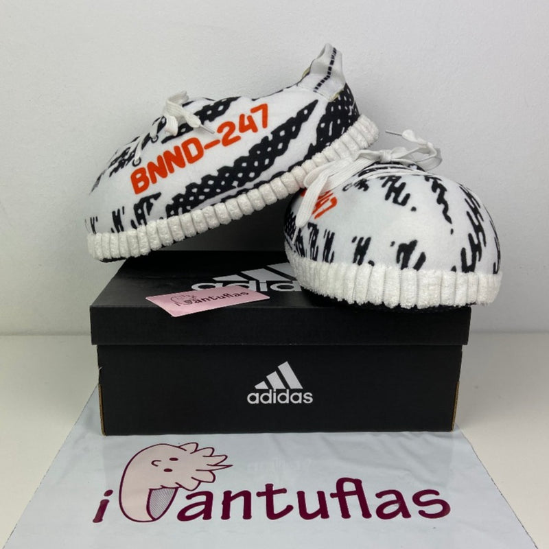 PANTUFLAS YEEZY BOOST ZEBRA - IPANTUFLAS